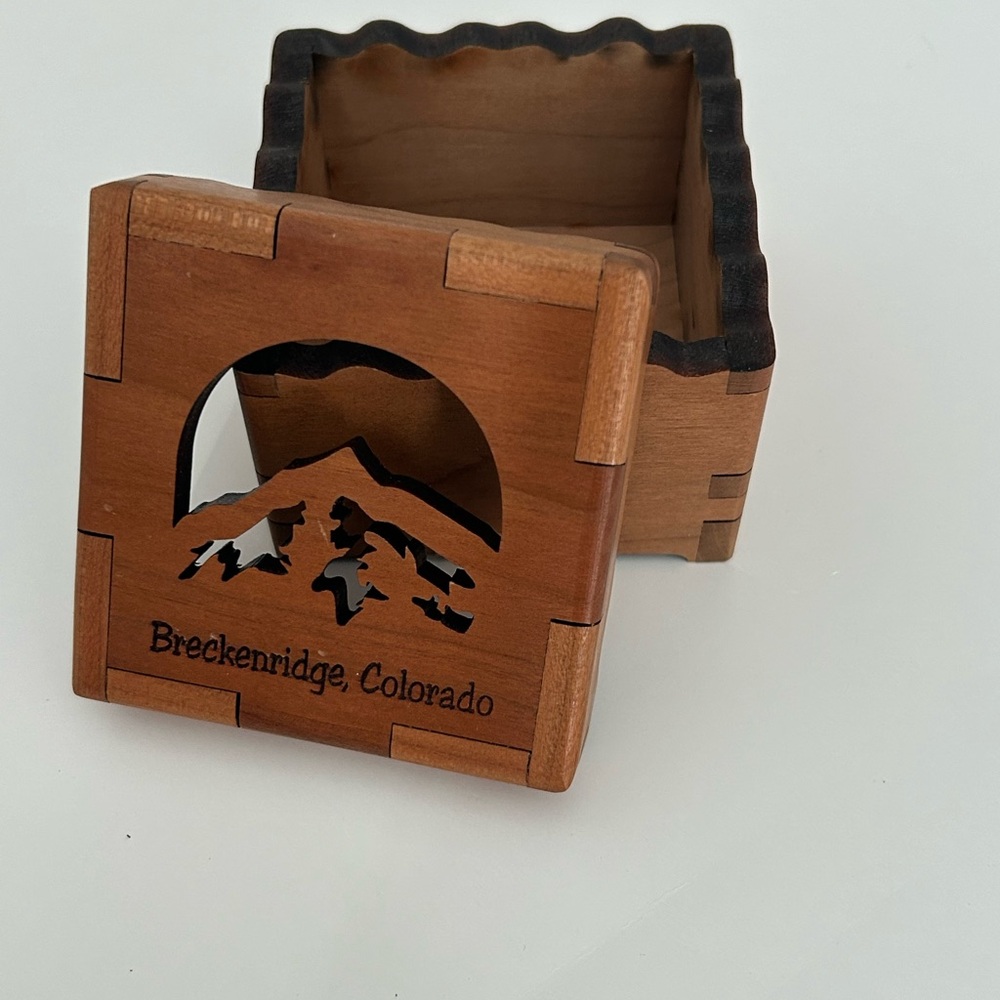 Wooden Breckenridge Colorado Keepsake Box - Picture 4 of 6